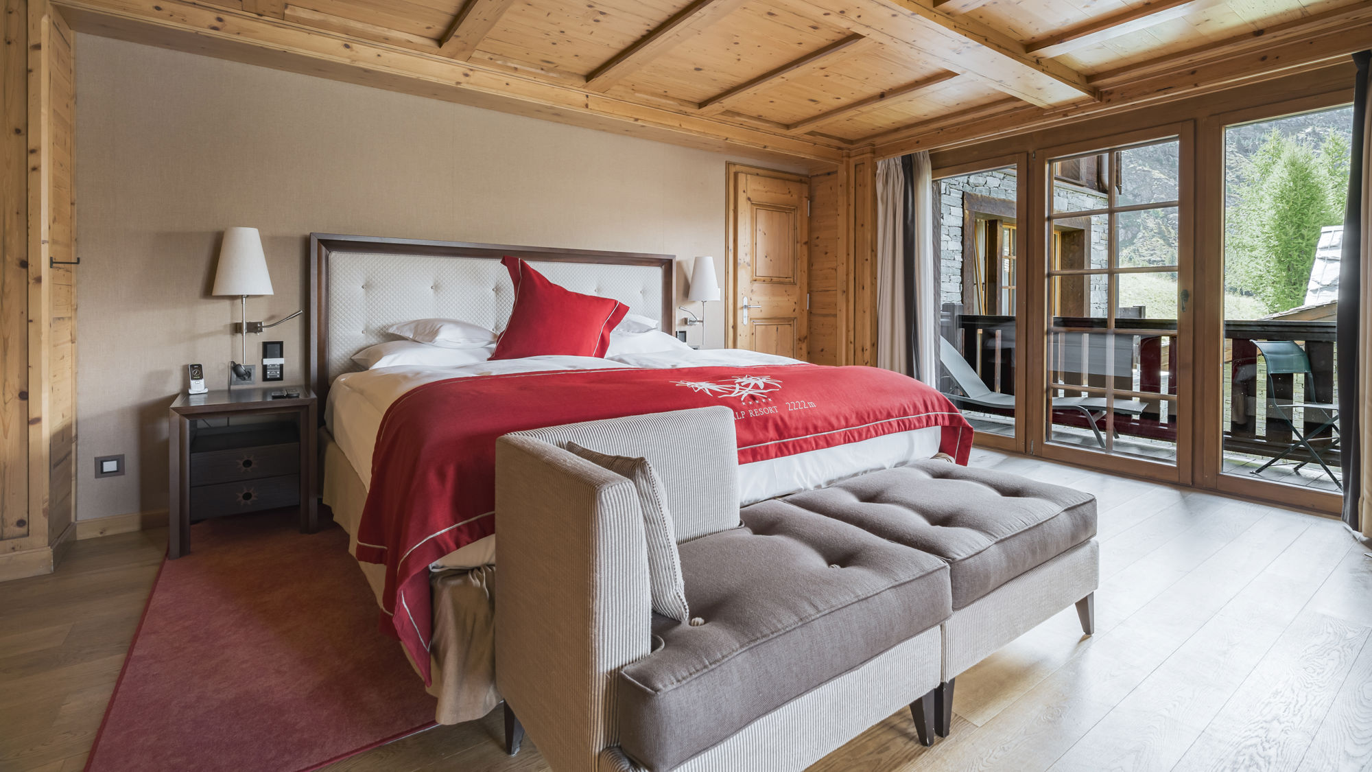 riffelalp-resort-matterhorn-suite-chambre-queen-size-04.jpeg (1)